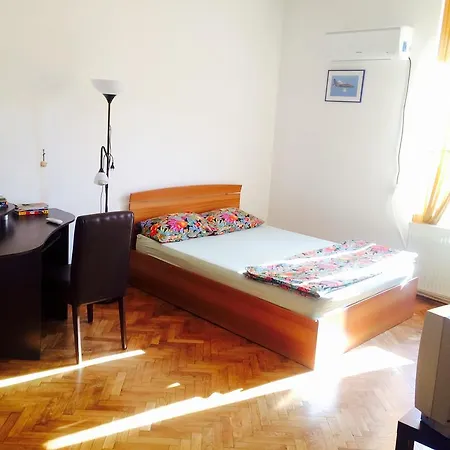 Studio Jerami Apartment Bucharest